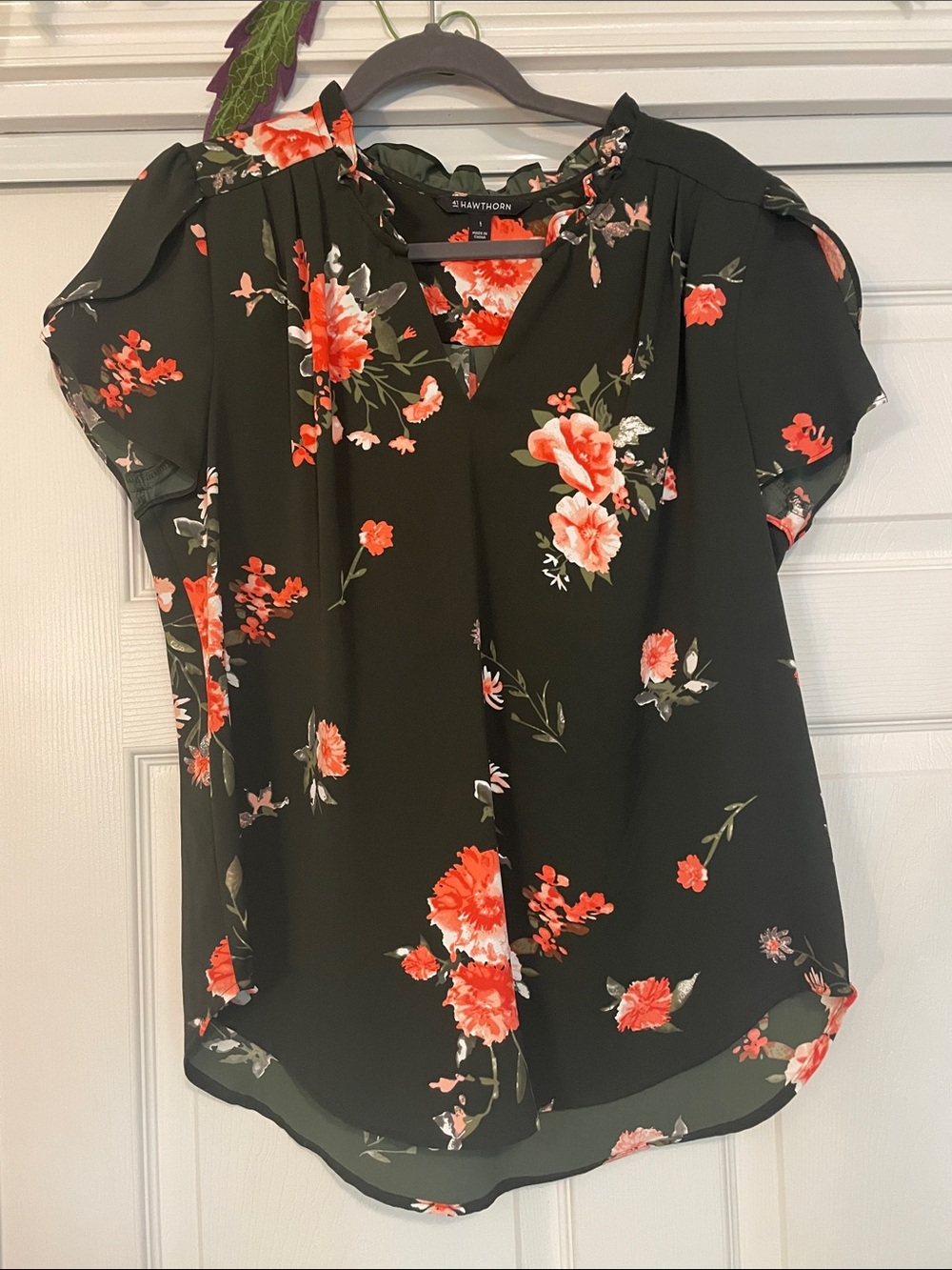 41 Hawthorn Olive Green Floral V-Neck Blouse